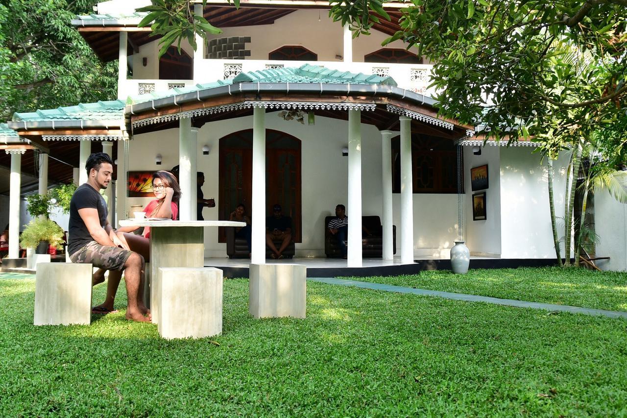 Sky Transit Hotel คาตุนายากา ภายนอก รูปภาพ